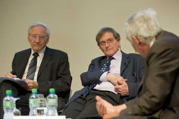 Enlarged view: Prof. Ernst, Prof. Sir Roger Penrose, Prof. Hepp