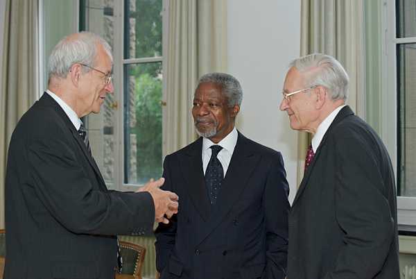 Vergrösserte Ansicht: Präsident Prof. R. Eichler, Mr. Kofi Annan, Prof. R. Ernst Prof Prof. M. Reiher